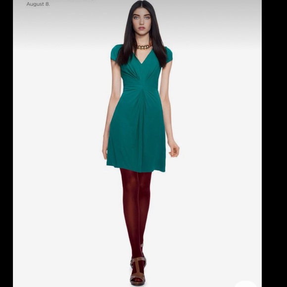 Kate Middleton engagement-inspired dress by Issa for Banana Republic - Picture 2 of 5